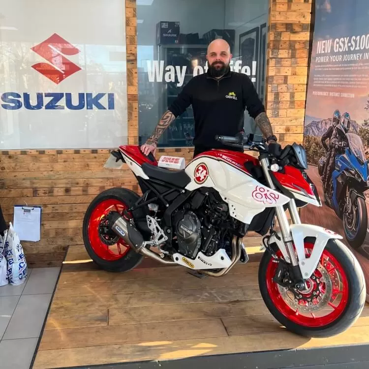 Dale's stunning Kevin Schwantz replica race bike looks champion