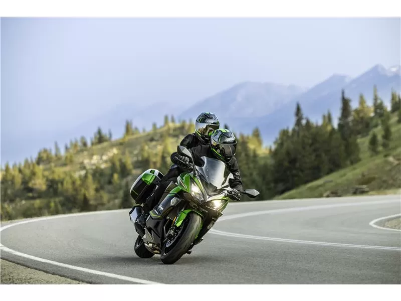 2025 Kawasaki Ninja 1100SX SE