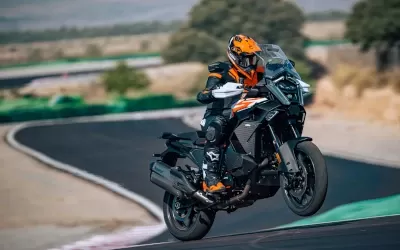 2025 ktm 1390 super adventure s