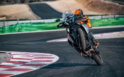 2025 KTM 1390 Super Adventure S Evo