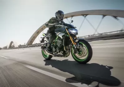 2025 kawasaki z900 se