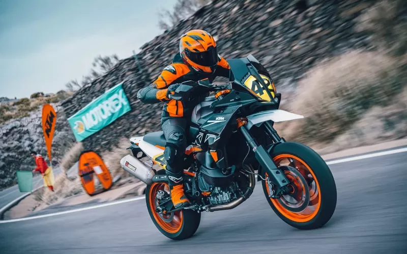 2024 ktm 890 smt