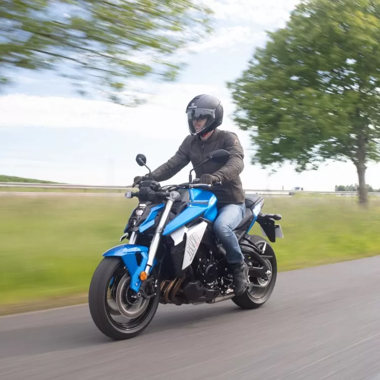 Thumbnail for Licence-friendly Suzuki GSX-S950 offers big bike experience